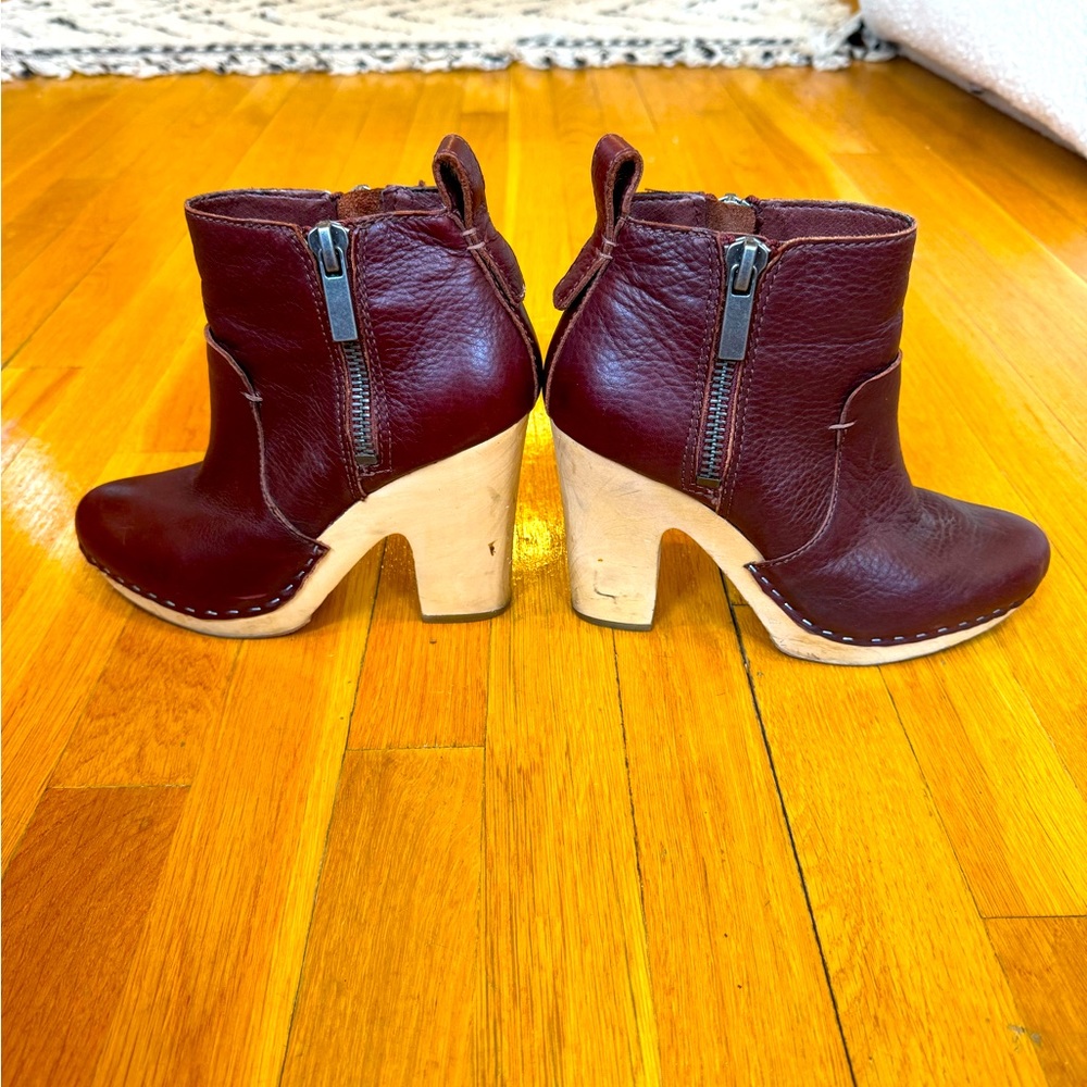Dolce Vita Burgundy Leather Clog Boot, Size 7